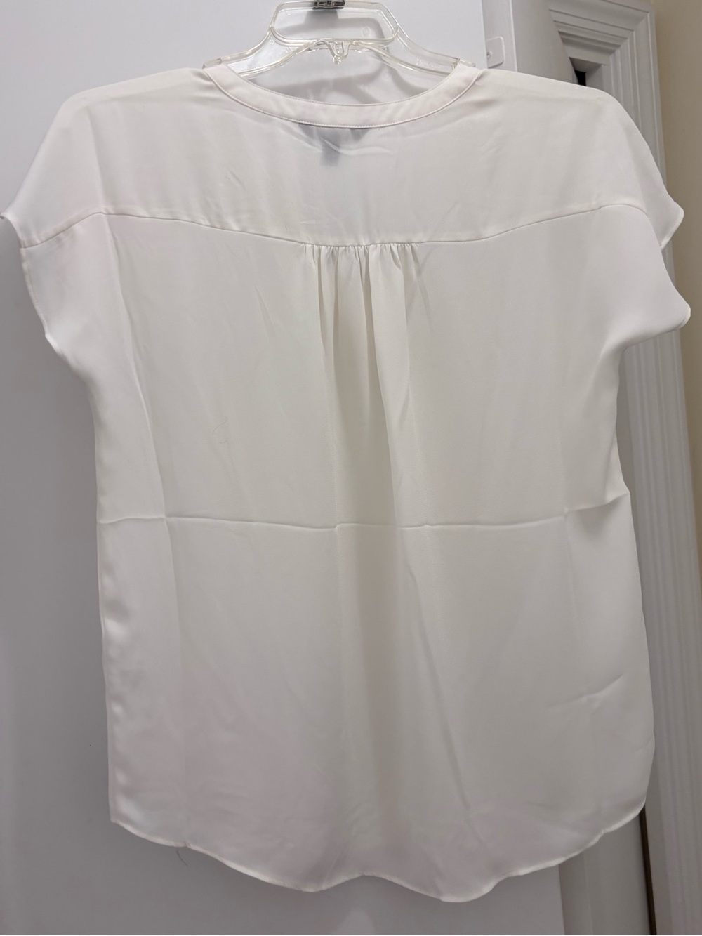 Banana Republic Cream White Short-Sleeve Women's Blouse - Picture 2 of 3